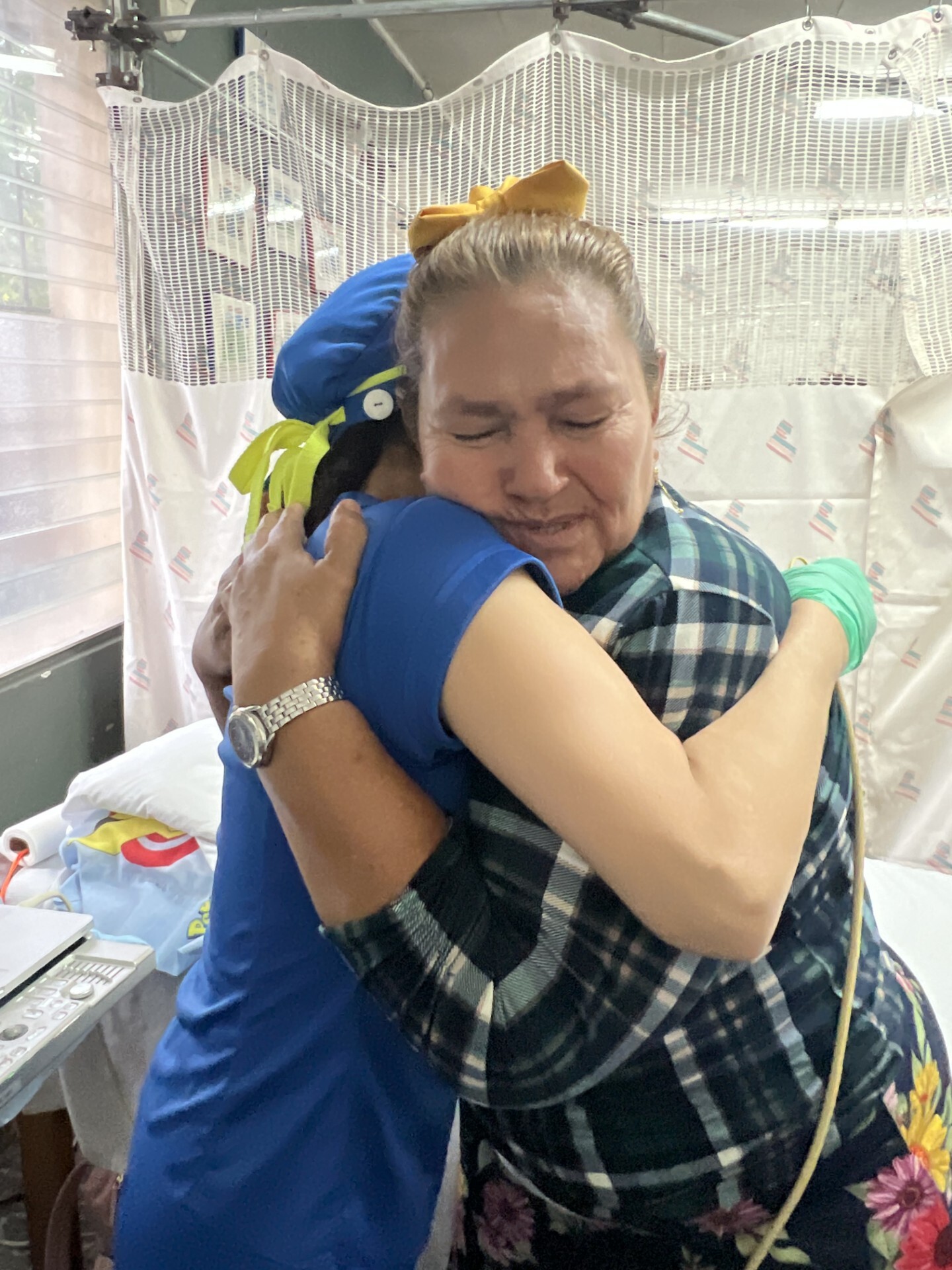 Honduras Hug 3