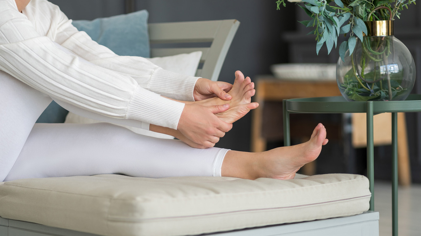 Leg Cramps at Night: Tips to Reduce Discomfort | Leg Pain Specialist