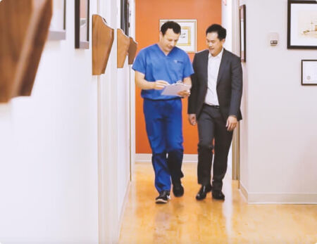 Consulta venosa con el médico en el consultorio