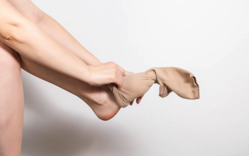 Causes of swelling in a single leg