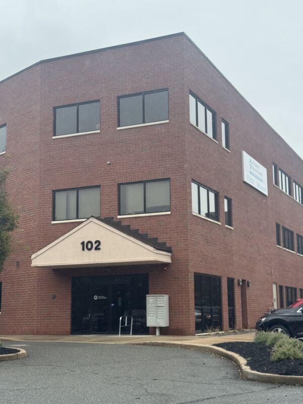 Exterior photo of the East Brunswick, NJ location at Center for Vein Restoration showing the outside of the building