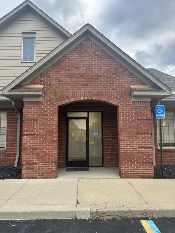 Exterior photo of the Southgate (Detroit), Michigan location of center for Vein Restoration showing the outside of the building