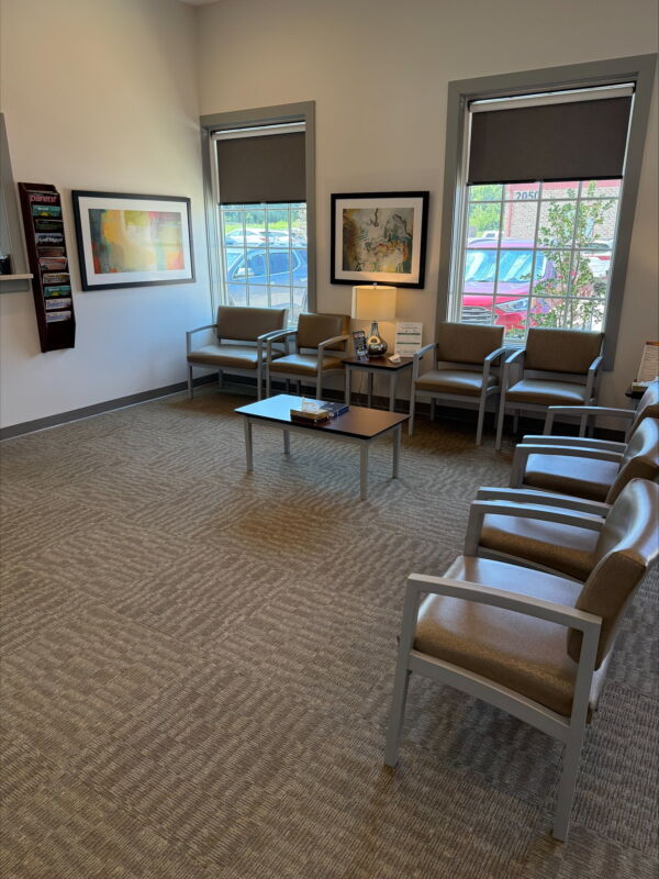 Interior photo of the Owensboro, Kentucky location of center for Vein Restoration showing the Waiting area