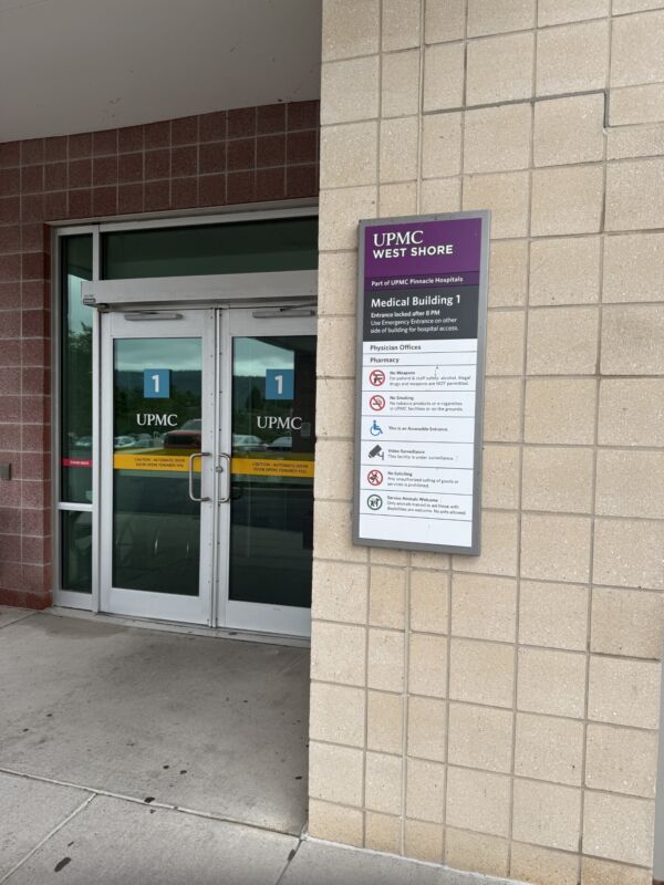 Exterior photo of the Mechanicsburg, PA location for Center for Vein Restoration showing the outside of the building