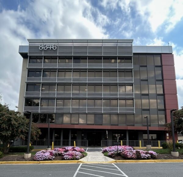 Exterior photo of the Purcellville, Virginia location of center for Vein Restoration showing the outside of the building