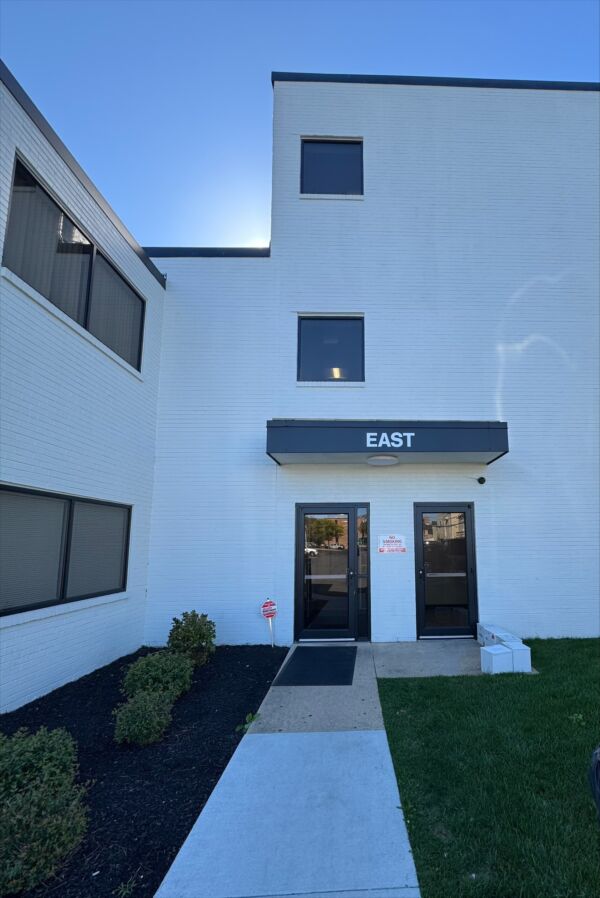 exterior photo at the Wilmington, DE location of Center for Vein Restoration showing the outside of the building